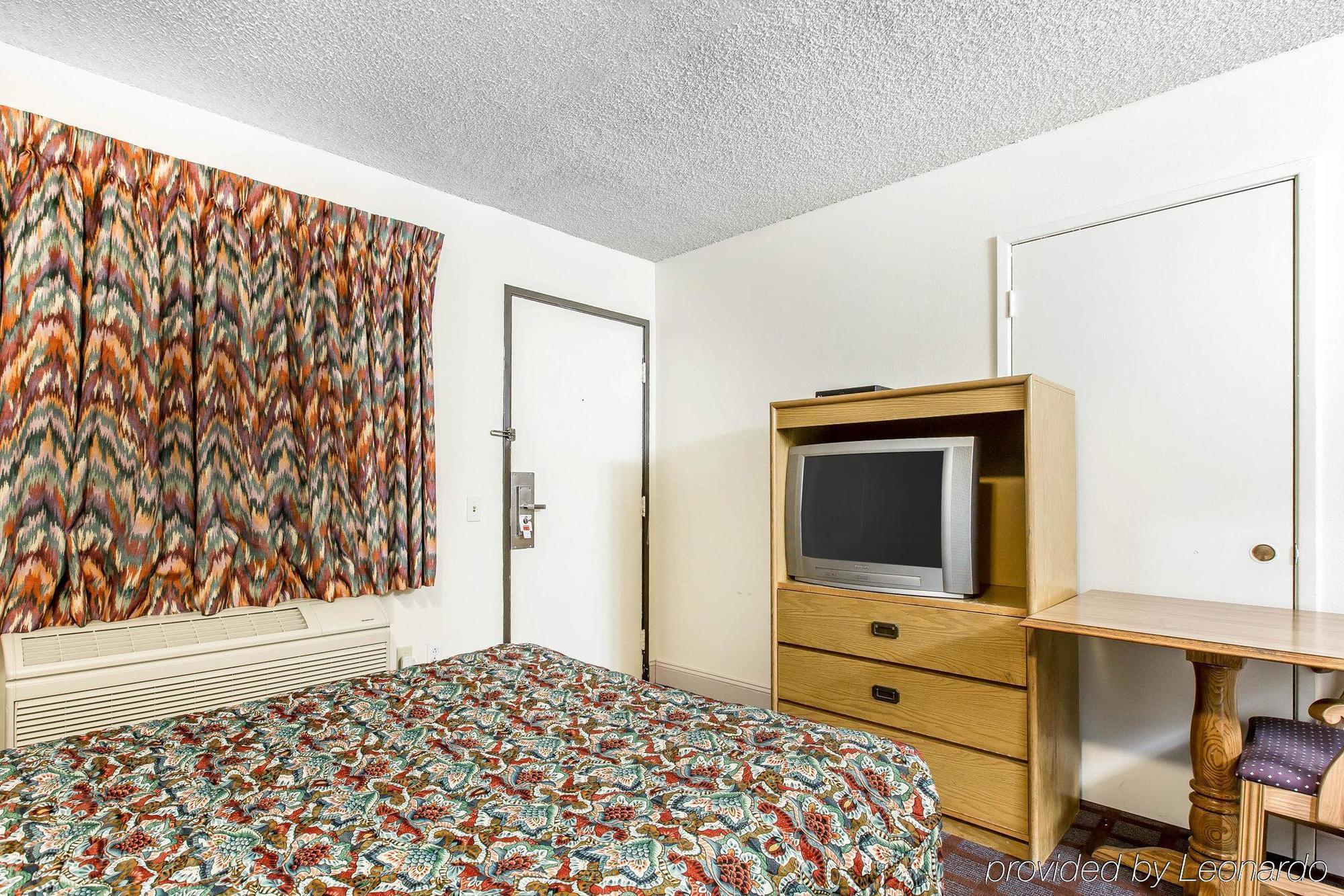 Rodeway Inn Wildwood Мамът Лейкс Екстериор снимка