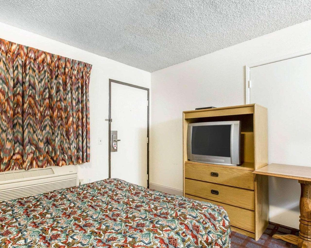 Rodeway Inn Wildwood Мамът Лейкс Екстериор снимка