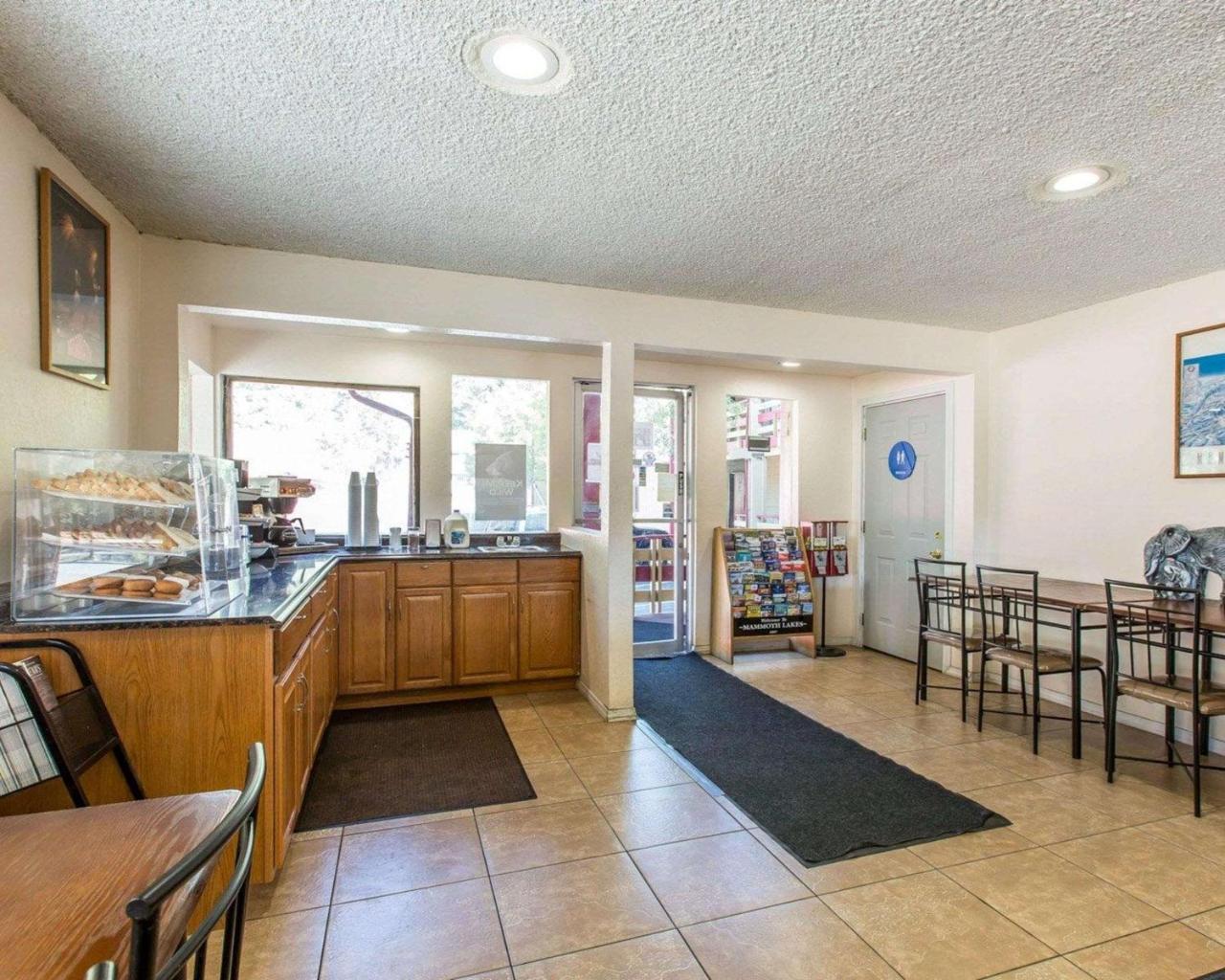 Rodeway Inn Wildwood Мамът Лейкс Екстериор снимка