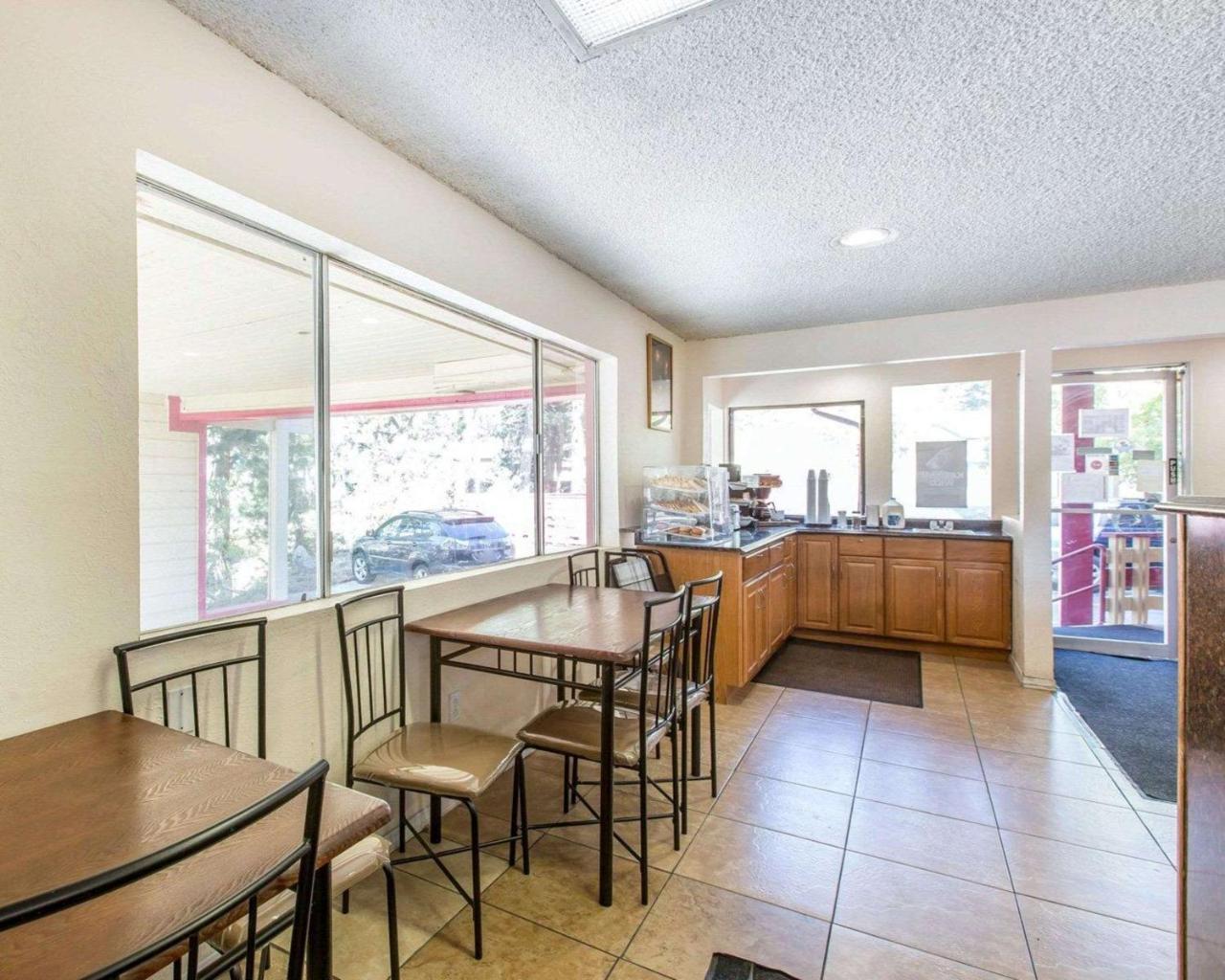 Rodeway Inn Wildwood Мамът Лейкс Екстериор снимка